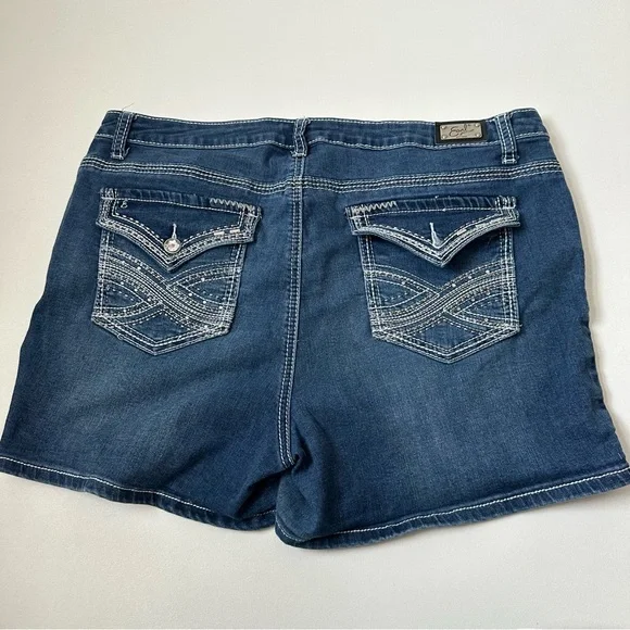 Earl Jeans Rhinestone Lined Jean Shorts Medium Wash Womens Size 18W - Picture 5 of 8